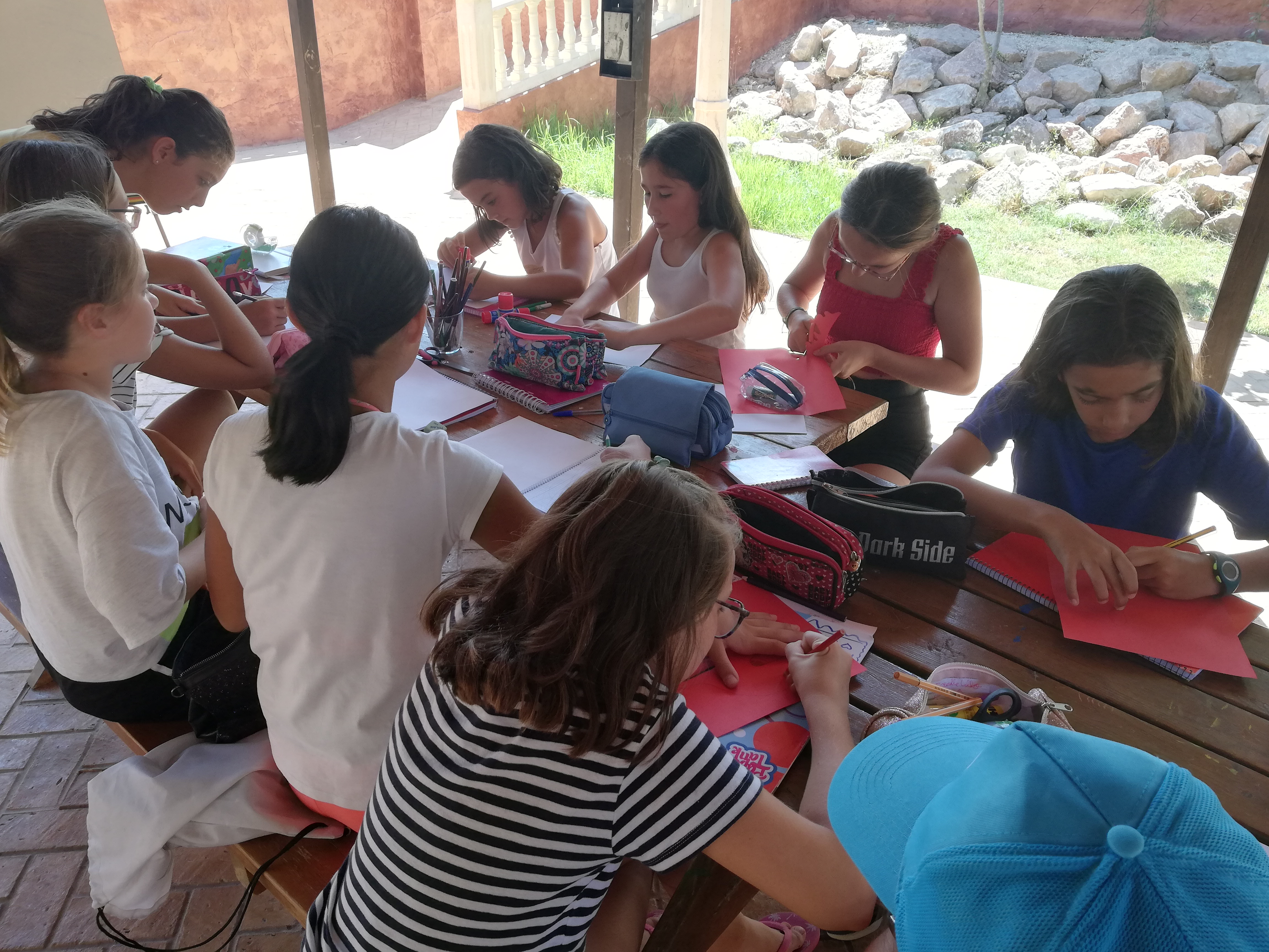 Una escayola, la esperada playa y noche de miedo sin miedo en Costa Blanca Camp