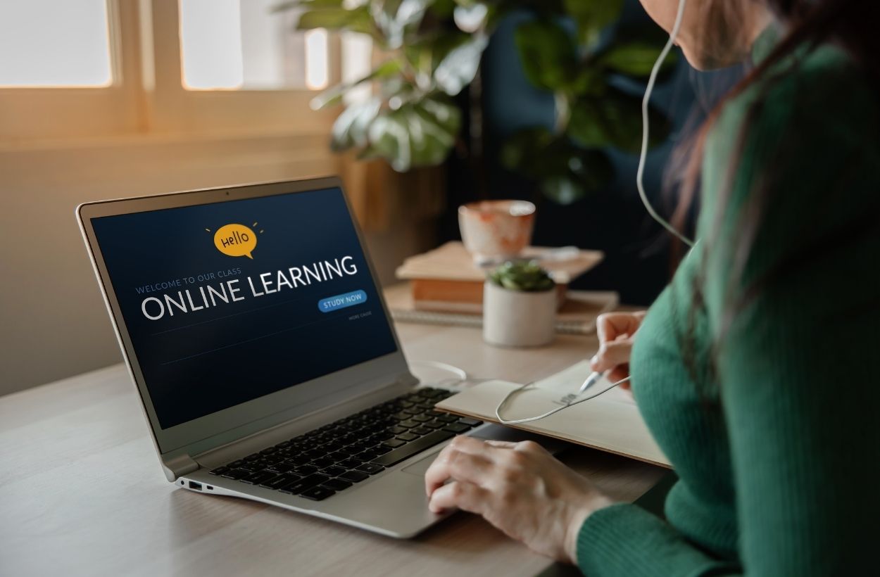 ¿Clases presencial o virtuales? Combina ambas según lo necesites