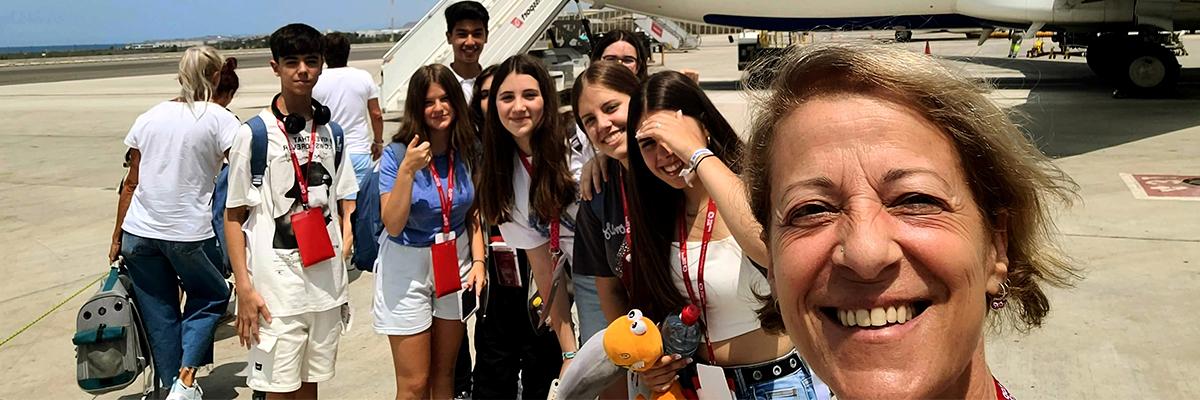 Grupo de Killarney Top School 2023 en el aeropuerto