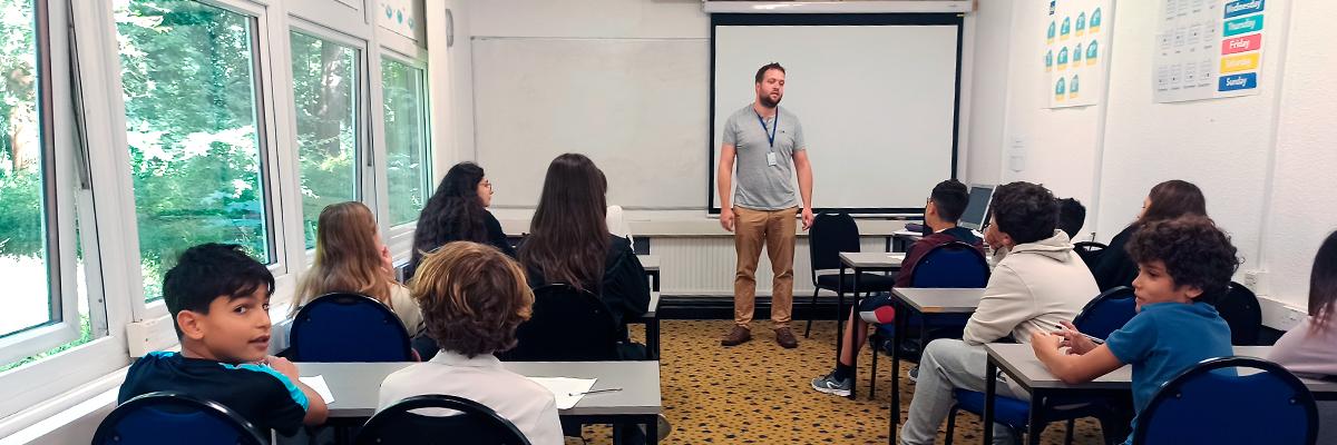 Grupo Preston 2023 en clase de inglés