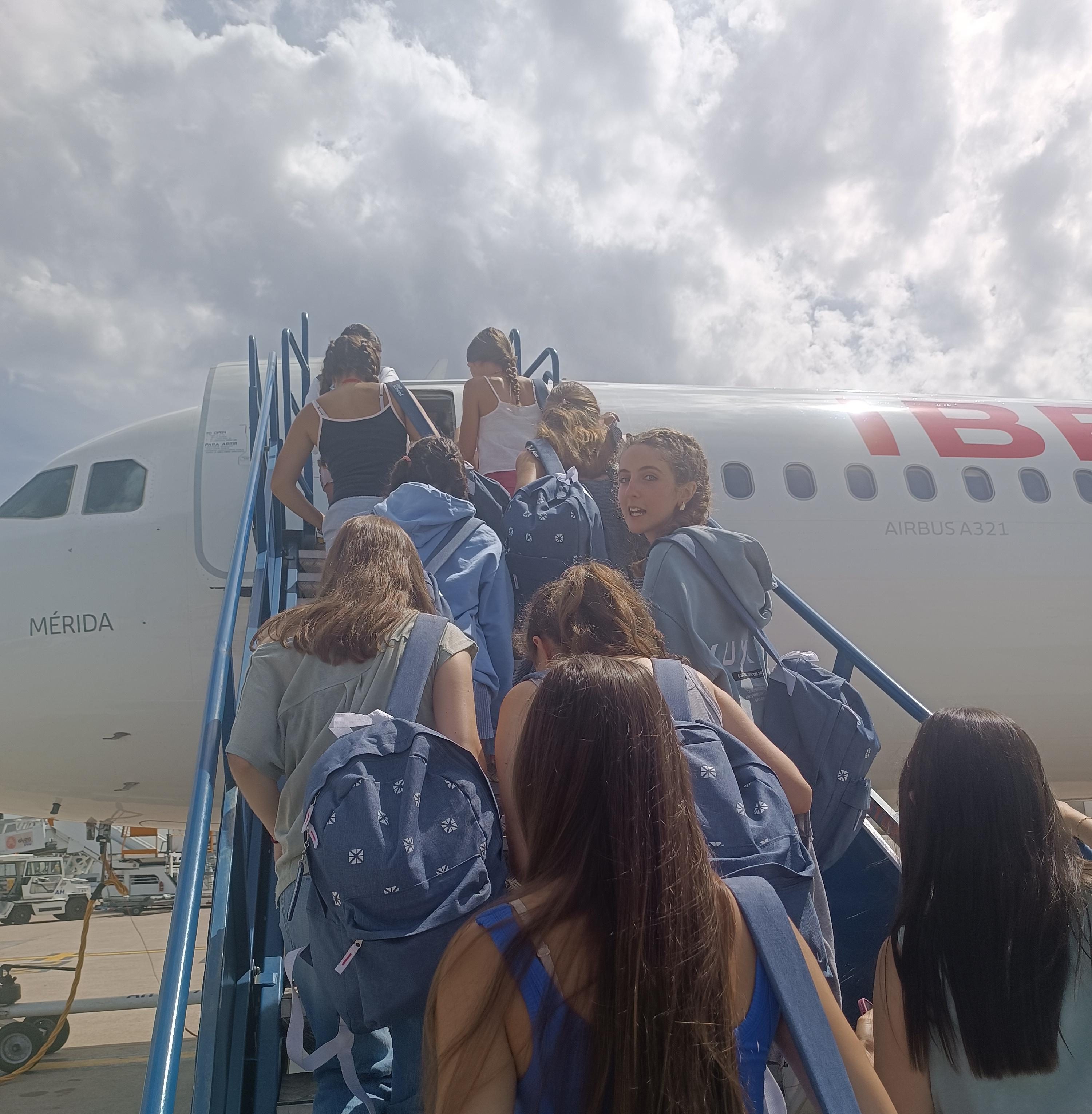 ’24 Valle del Loira 6 – Piscina, fiesta y vuelta a casa. Oh là là!